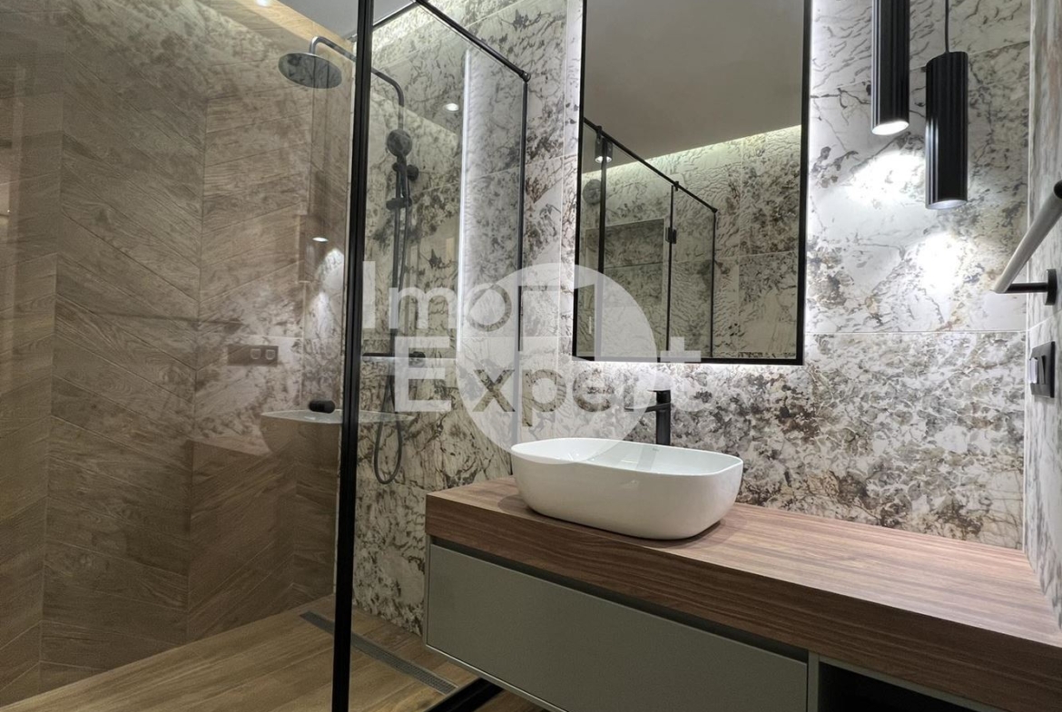 Луксозен ИМОТ в престижна сграда!!! Гледка МОРЕ!!! - 0