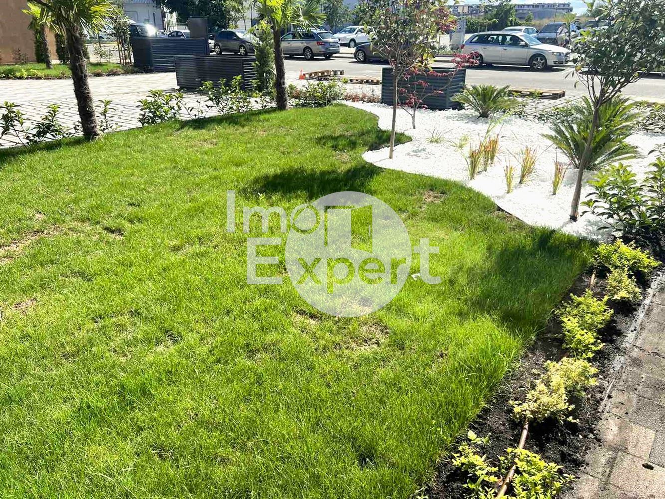 Просторен двустаен апартамент до болница “Сърце и Мозък” - 0