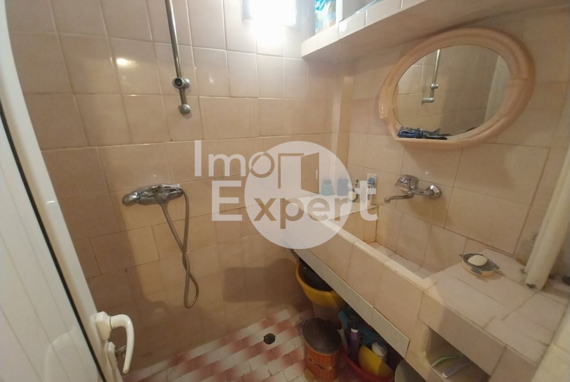 Нов имот на пазара. Двустаен апартамент с отделна кухня в ж.к. "Зорница" - 0