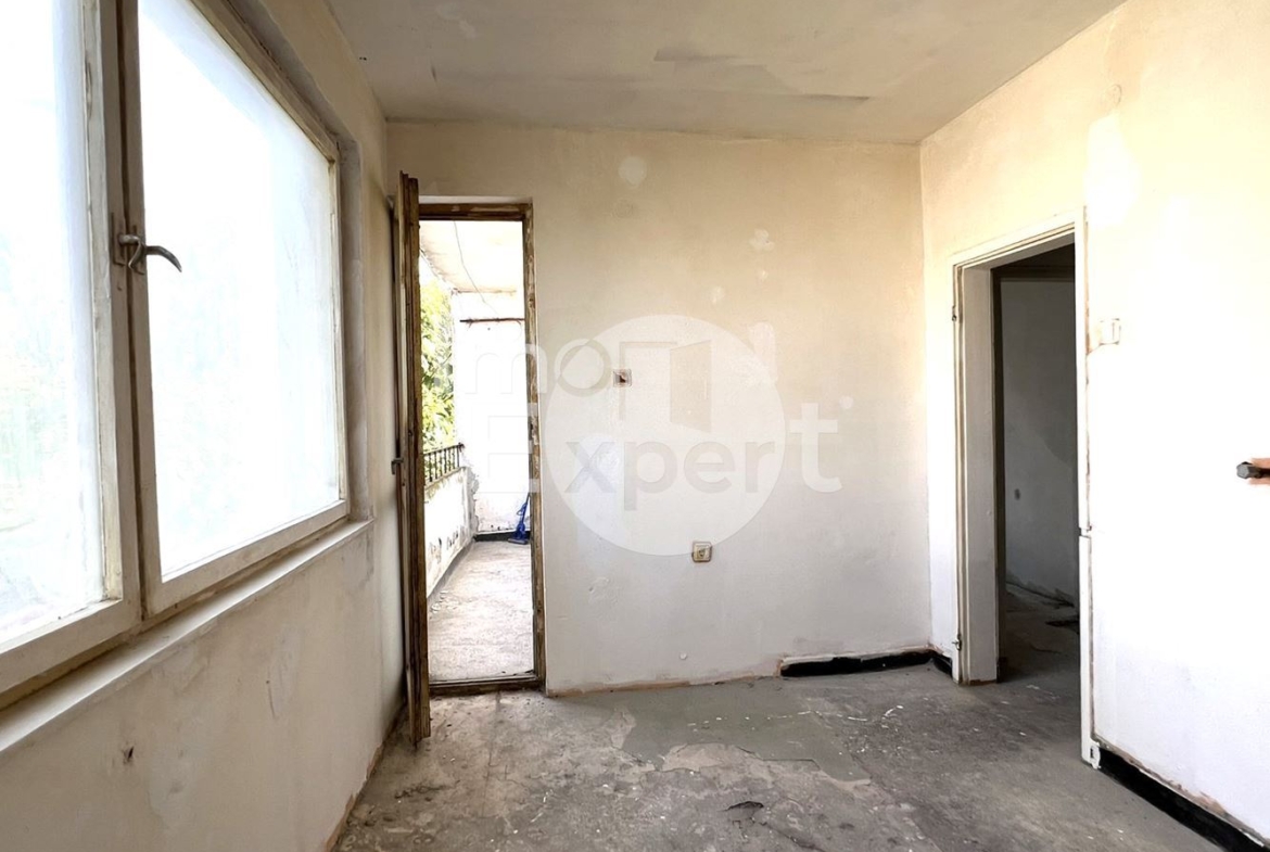 Тристаен тухлен апартамент в село Атия!!! - 0