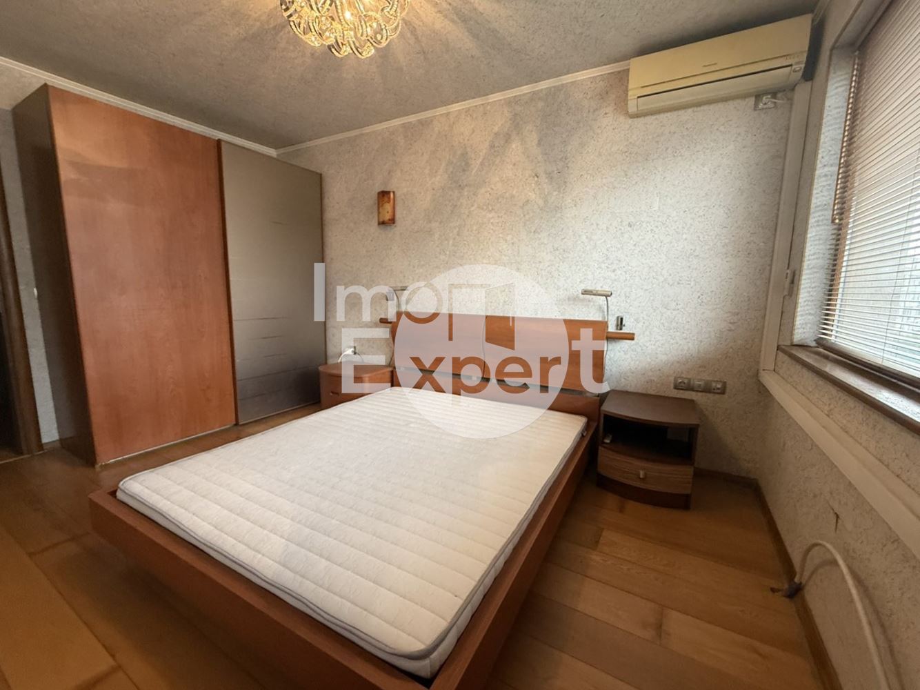 Тристаен апартамент в жк. Лазур на отлична локация - 0