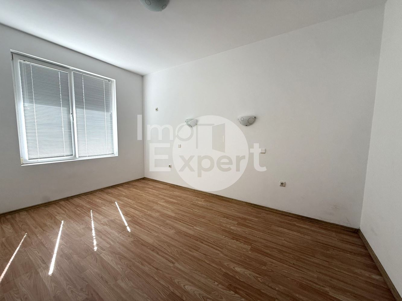 Двустаен апартамент до училище "Найден Геров" в жк.Меден Рудник - 0