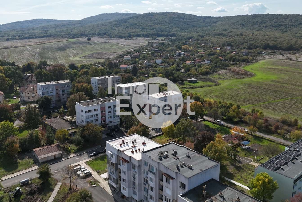 Тристаен тухлен апартамент в село Атия!!! - 0