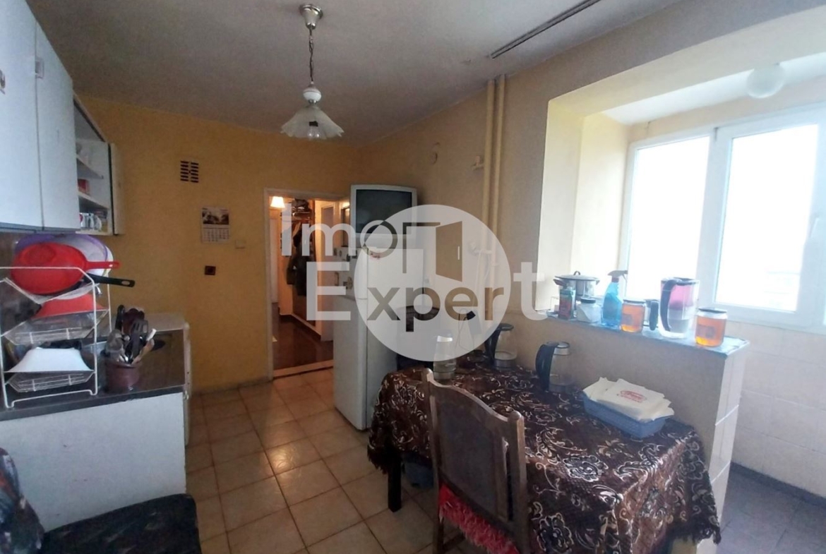 Нов имот на пазара. Двустаен апартамент с отделна кухня в ж.к. "Зорница" - 0