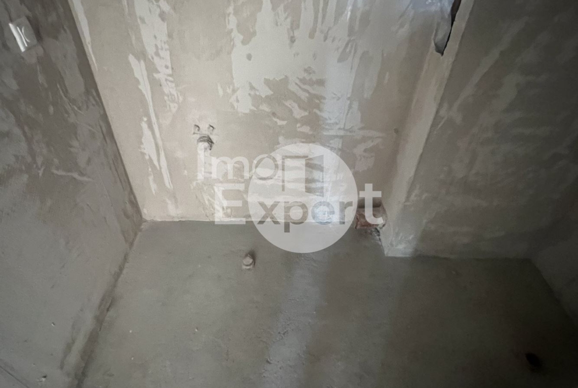 Просторен двустаен апартамент до болница “Сърце и Мозък” - 0