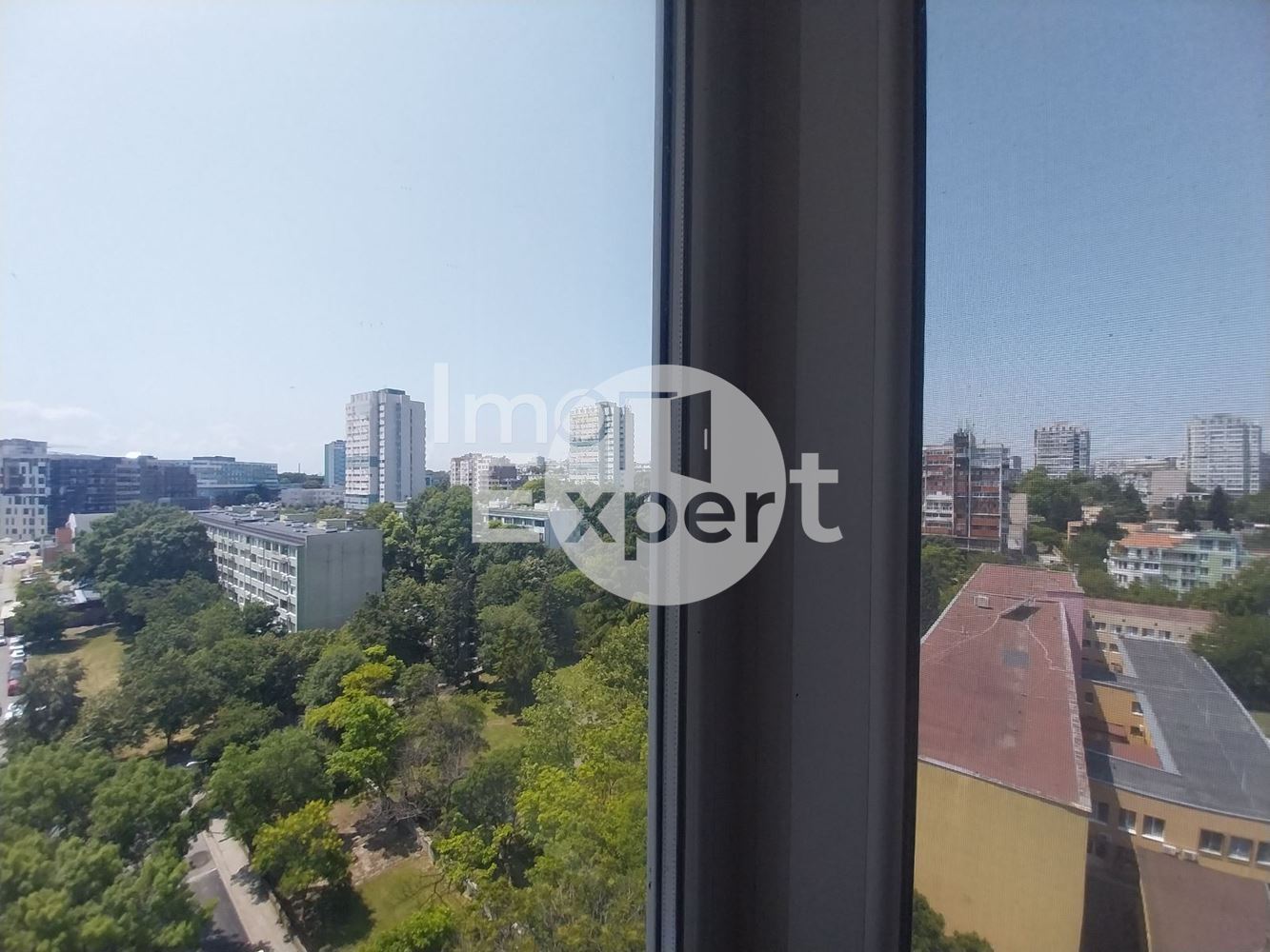 Нов имот на пазара. Двустаен апартамент с отделна кухня в ж.к. "Зорница" - 0