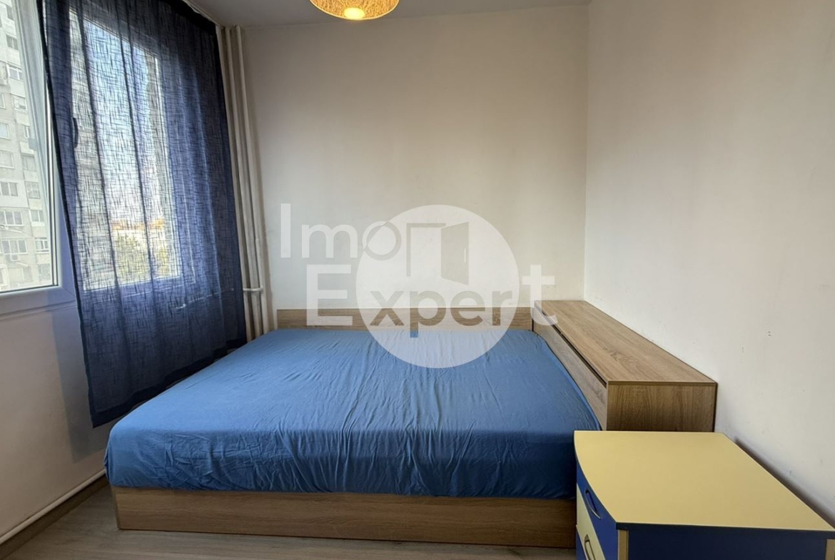 Обзаведен апартамент с две стаи и отделна кухня в жк.Славейков на отлична локация - 0