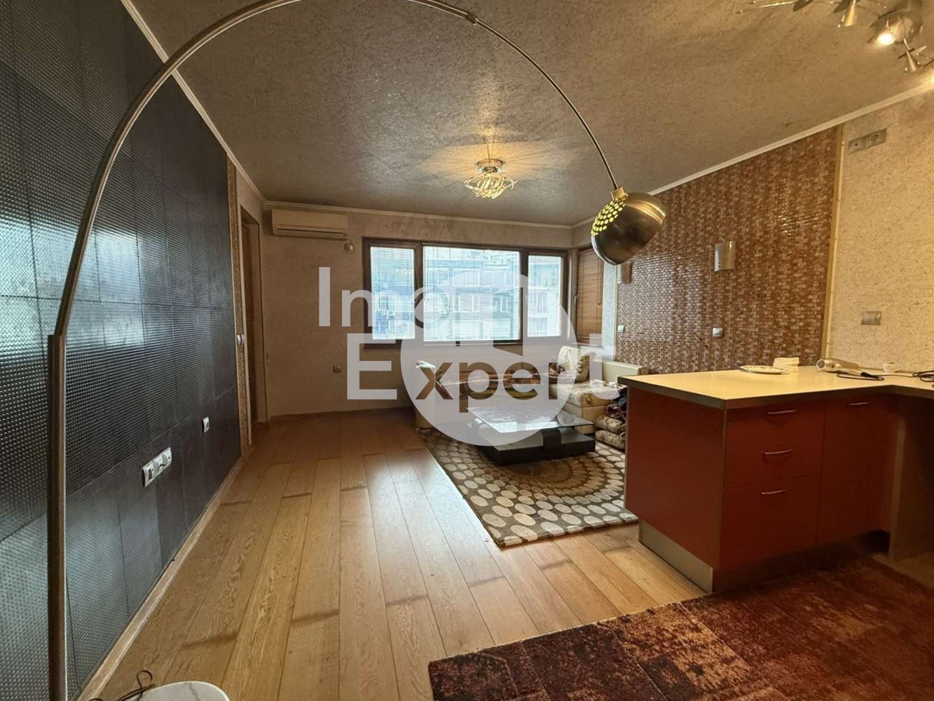 Тристаен апартамент в жк. Лазур на отлична локация - 0