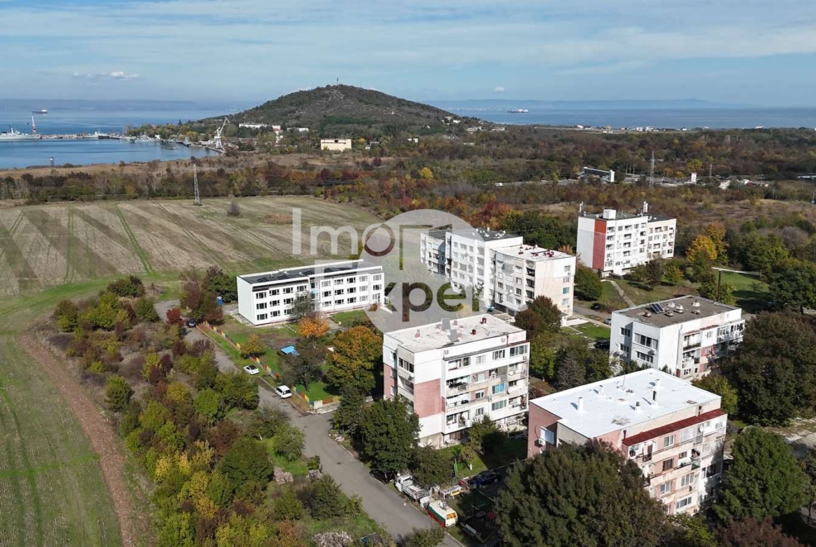 Тристаен тухлен апартамент в село Атия!!! - 0