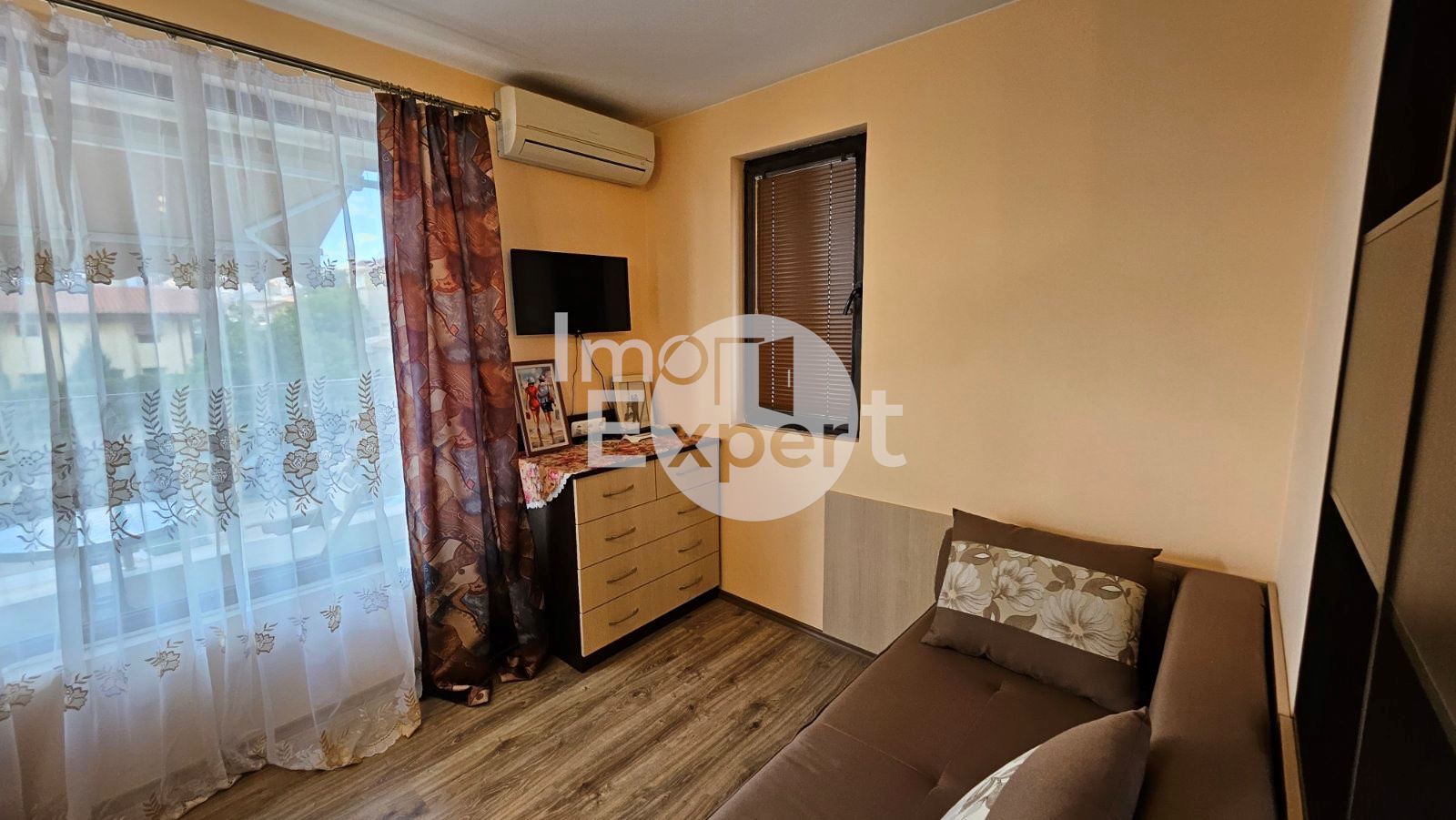 Обзаведен апартамент в кв.Сарафово с акт16 - 0