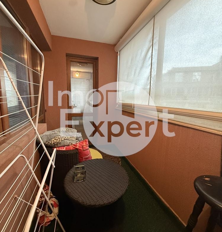 Тристаен апартамент в жк. Лазур на отлична локация - 0