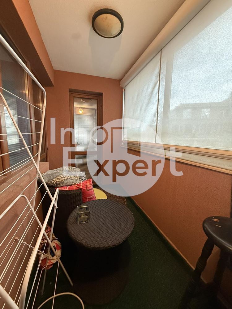 Тристаен апартамент в жк. Лазур на отлична локация - 0