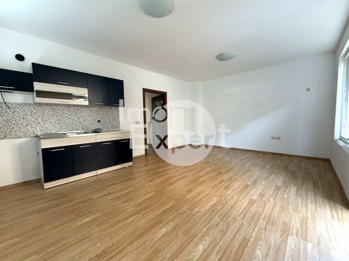 Двустаен апартамент до училище "Найден Геров" в жк.Меден Рудник - 0