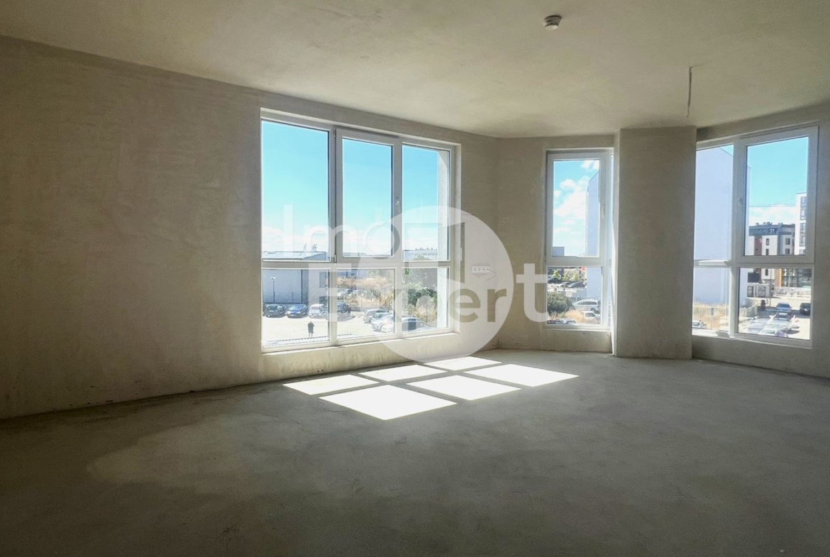 Просторен двустаен апартамент до болница “Сърце и Мозък” - 0