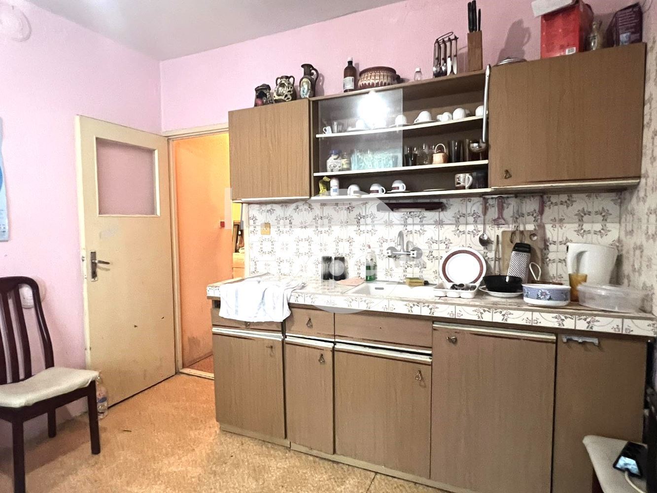 Гарсониера в саниран блок до Училище и детска градина!!! - 0