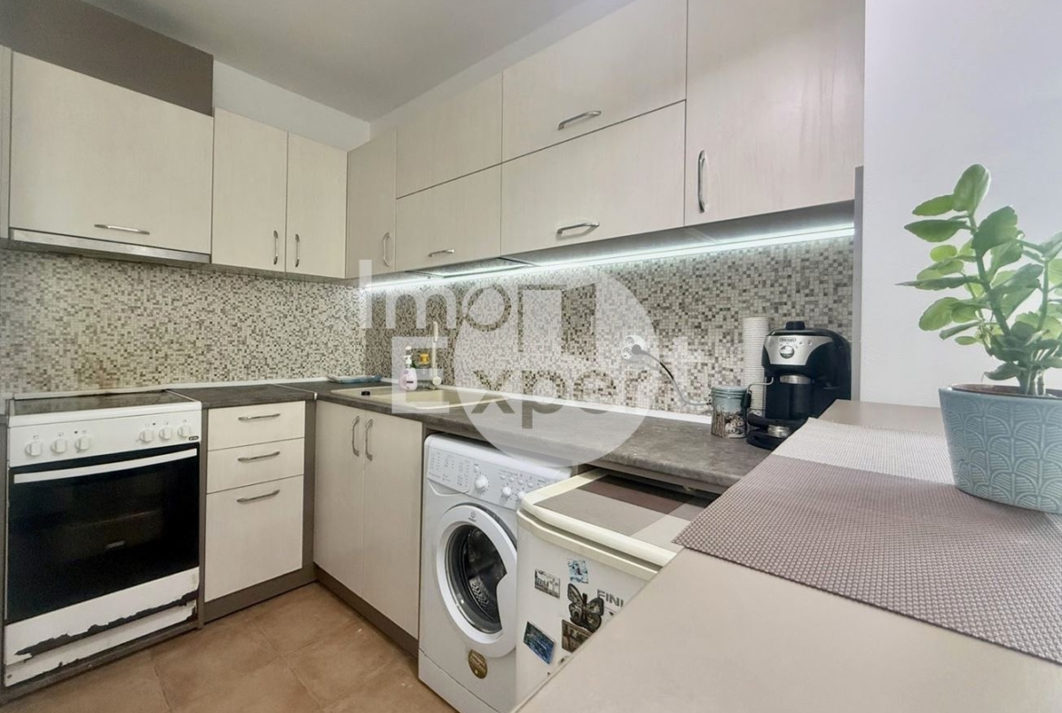 Обзаведен едностаен апартамент до терминала - 0