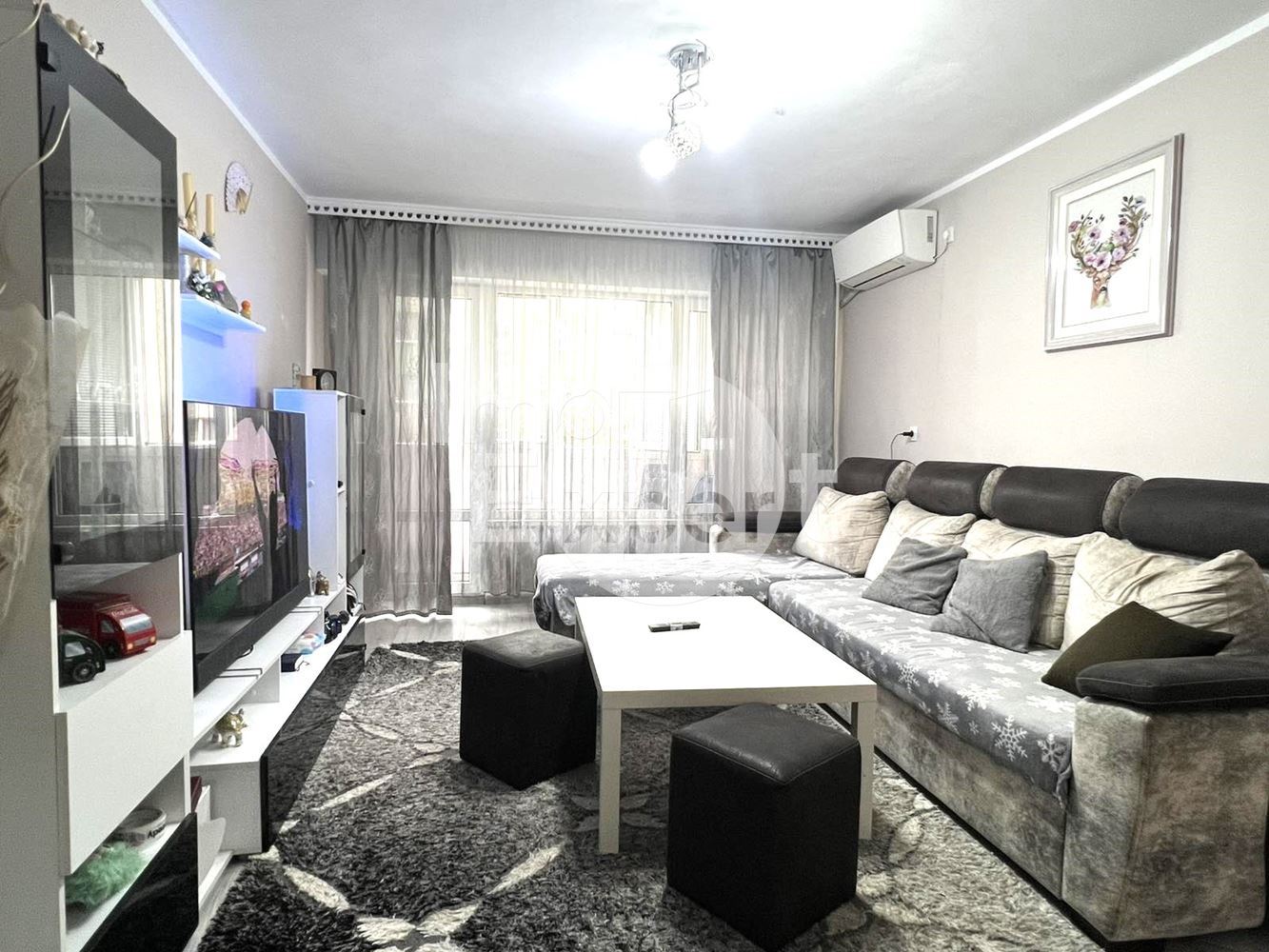 Тристаен апартамент с отделна кухня в ж.к. Меден Рудник, зона Б !!! - 0