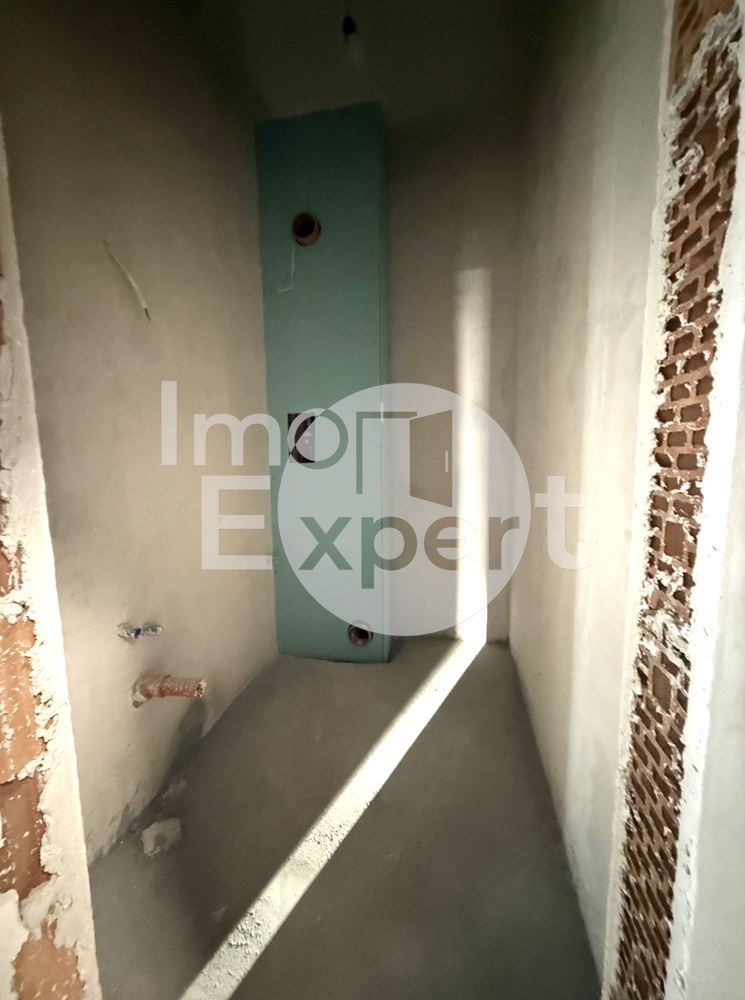 Тристаен апартамент с панорамна гледка в нова сграда с акт 16-0 Тристаен апартамент с панорамна гледка в нова сграда с акт 16 - 0