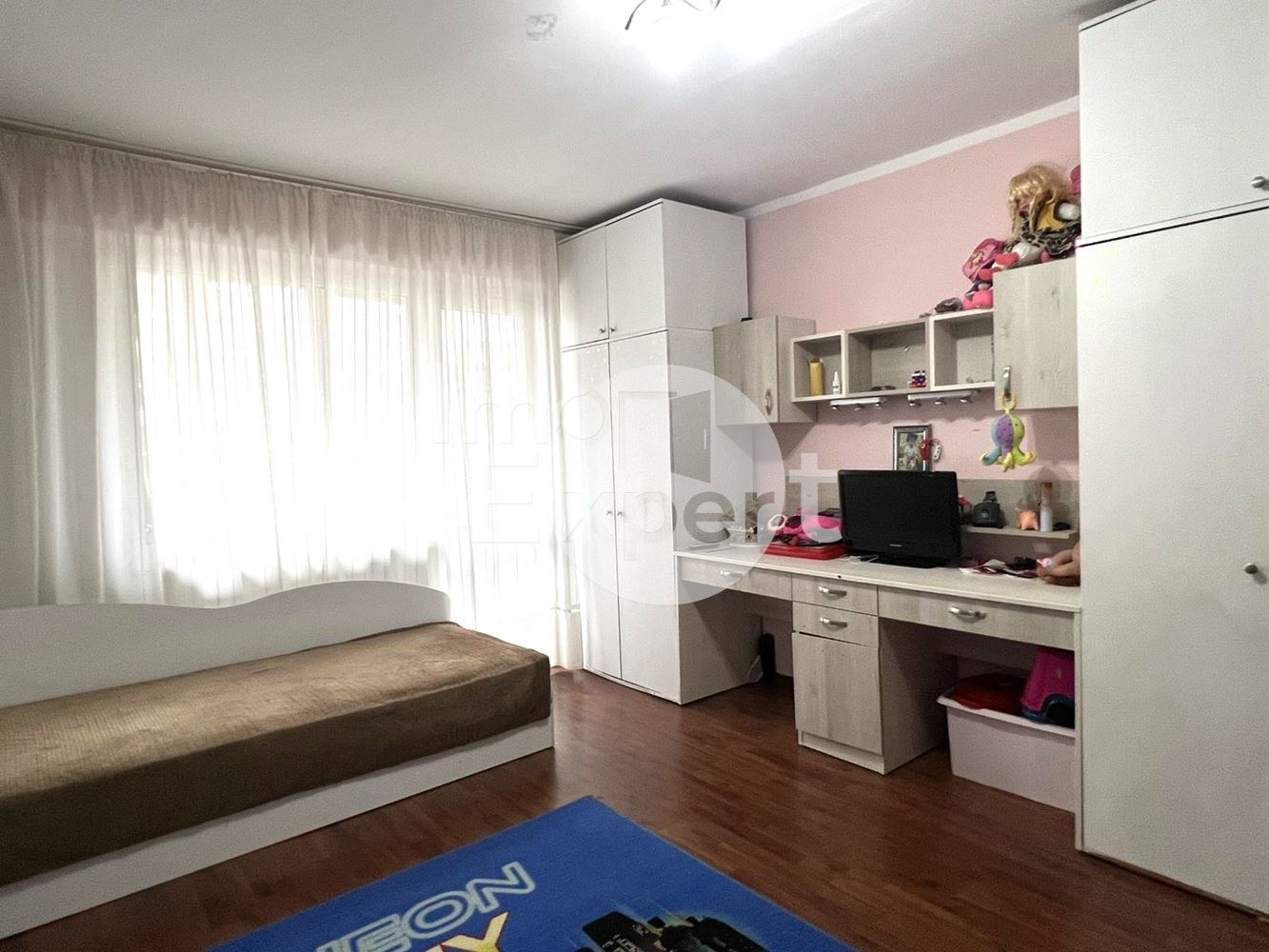 Тристаен апартамент с отделна кухня в ж.к. Меден Рудник, зона Б !!! - 0