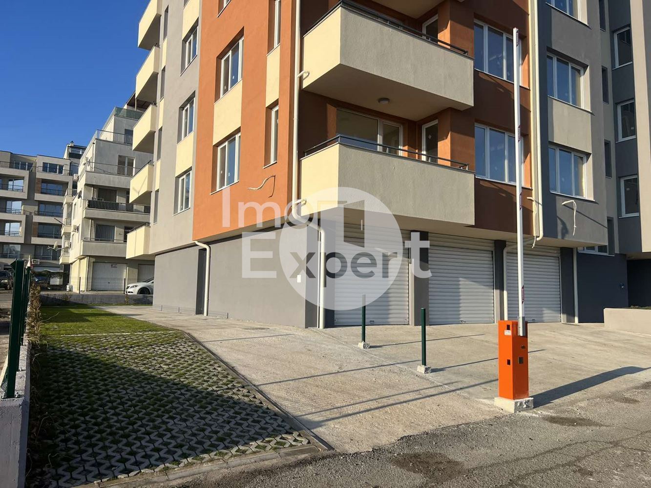 Партерен ГАРАЖ в нова сграда!!! Акт-16!!!-0 Партерен ГАРАЖ в нова сграда!!! Акт-16!!! - 0