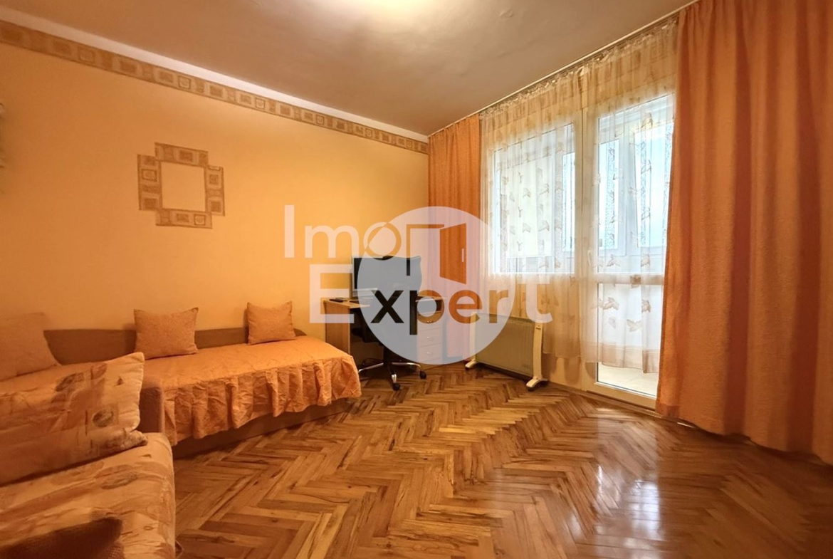 Тристаен обзаведен апартамент на отлична локация в жк.Възраждане - 0