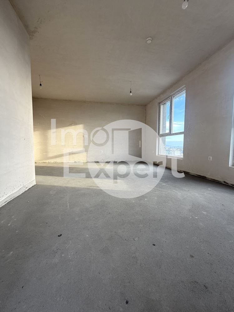 Тристаен апартамент с панорамна гледка в нова сграда с акт 16-0 Тристаен апартамент с панорамна гледка в нова сграда с акт 16 - 0