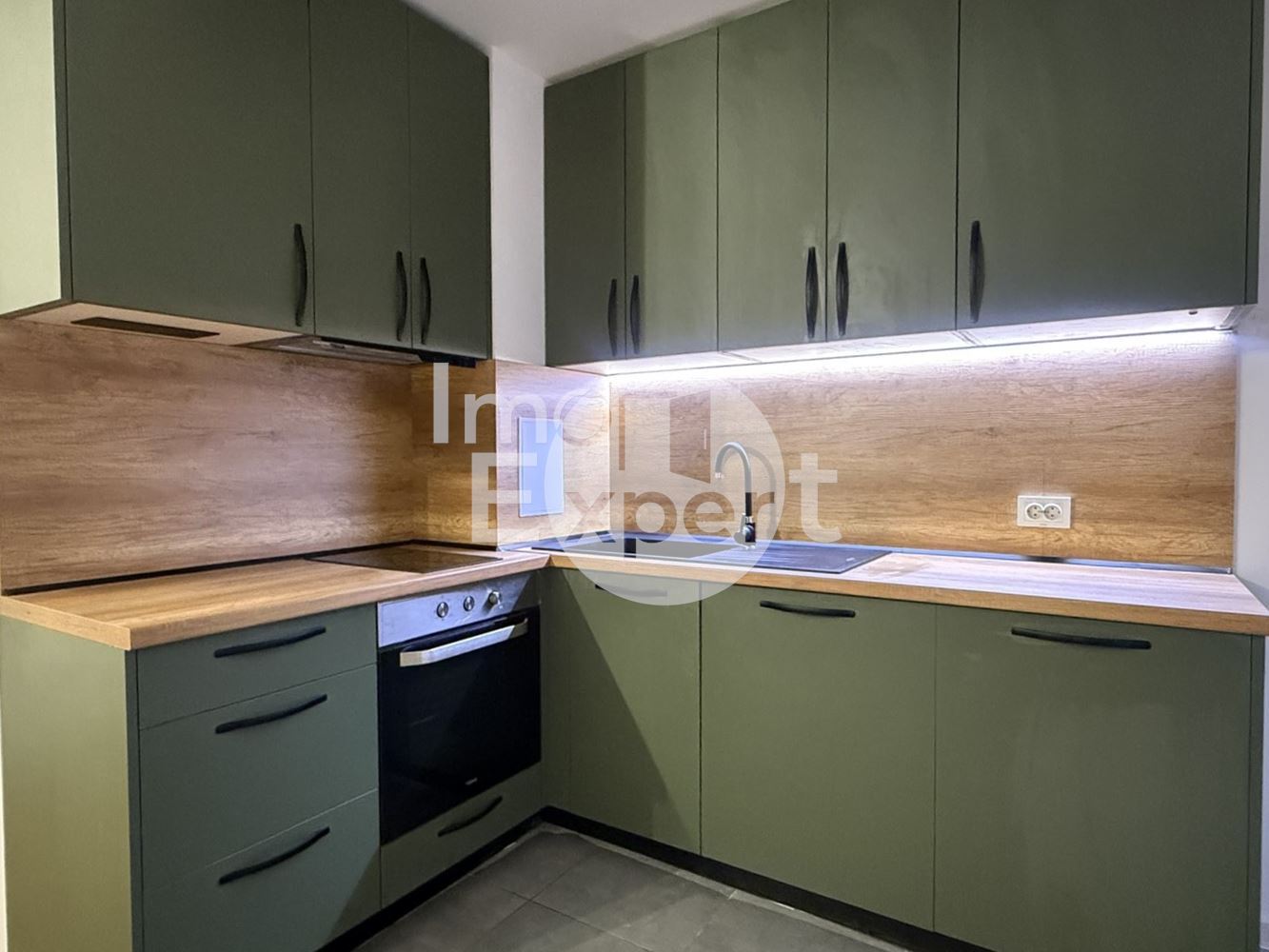 Тристаен апартамент с акт16 Меден рудник зона В до ключ !!!-0 Тристаен апартамент с акт16 Меден рудник зона В до ключ !!! - 0