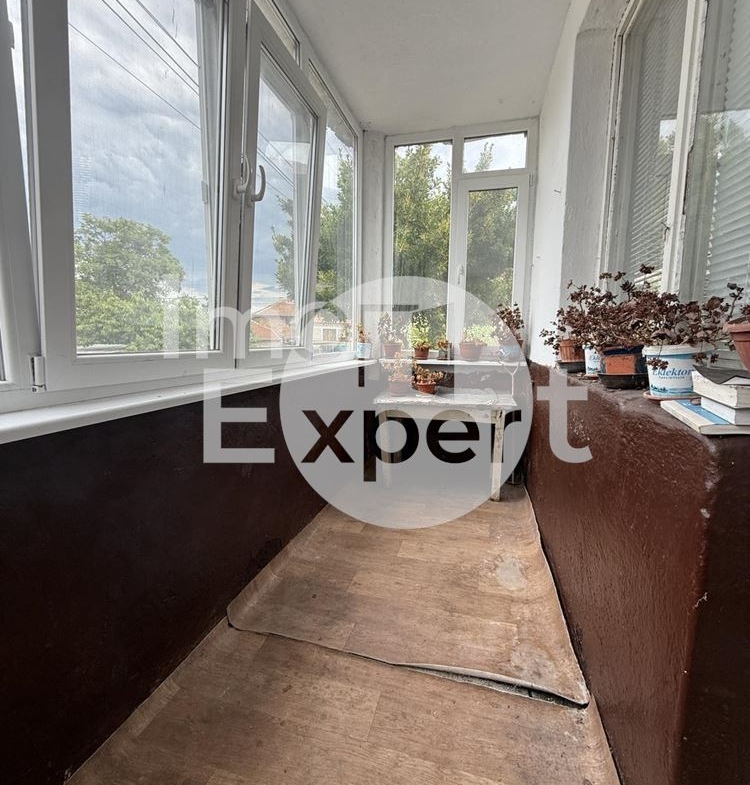 Етаж от къща със самостоялен вход и двор Долно Езерово!!! - 0