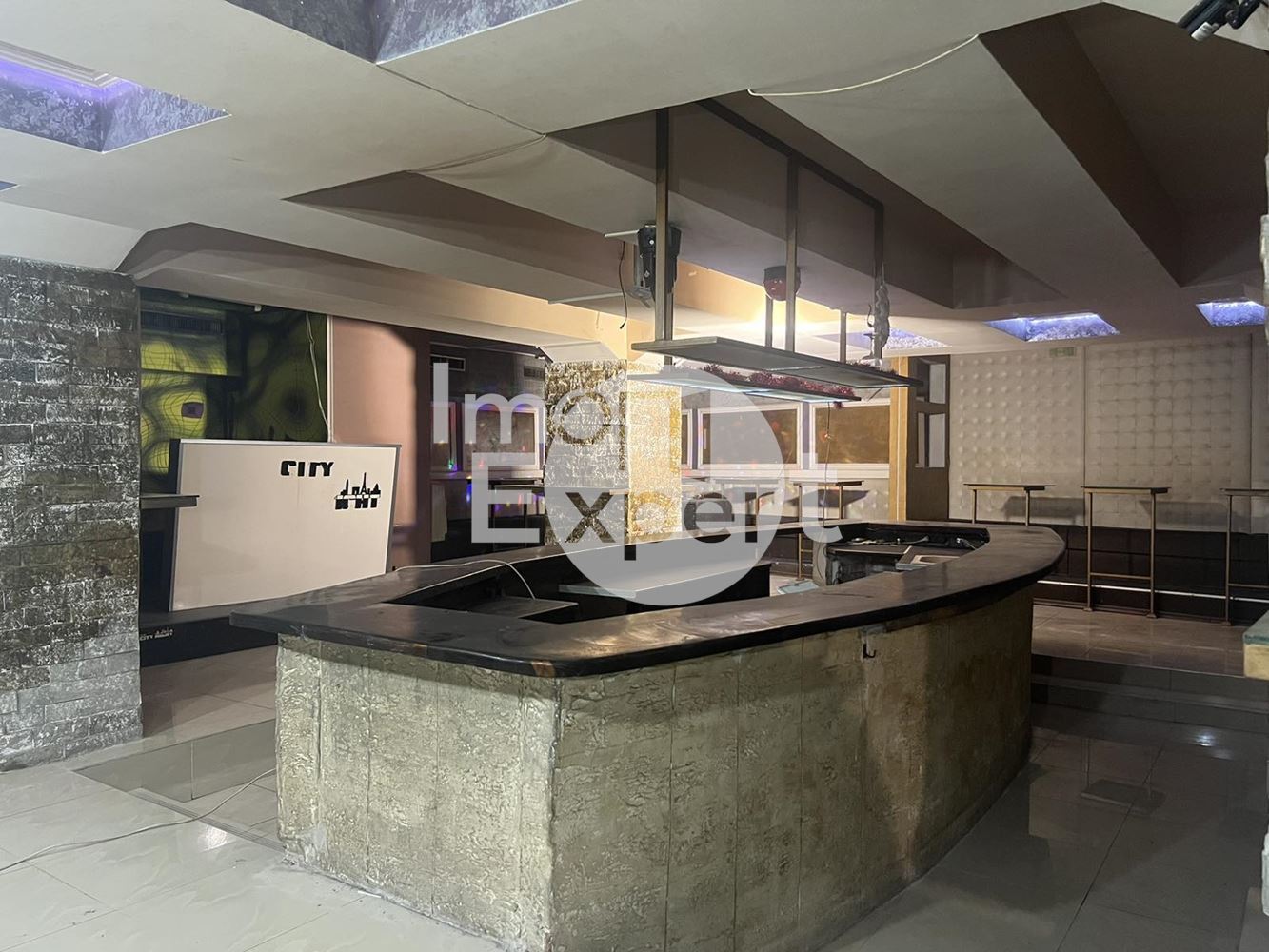 Помещение на ул.Александровска!!! Цена без АНАЛОГ!-0 Помещение на ул.Александровска!!! Цена без АНАЛОГ! - 0