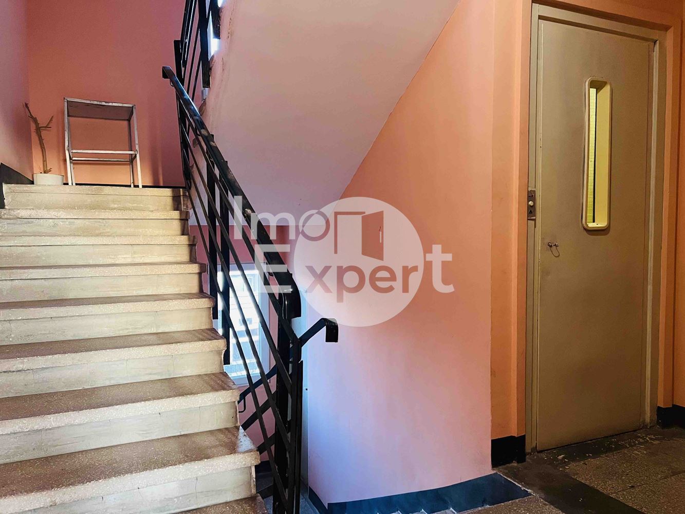 Тристаен апартамент на отлична локация в жк. Меден Рудник- зона Б - 0