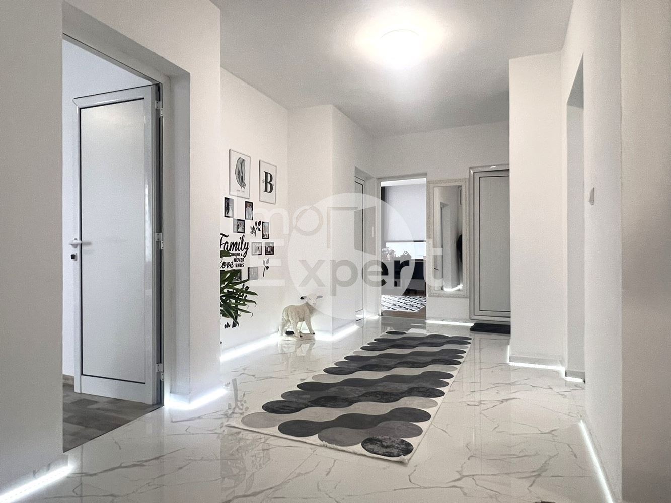 Продава се втори и трети етаж от къща в с. Равадиново!!!-0 Продава се втори и трети етаж от къща в с. Равадиново!!! - 0