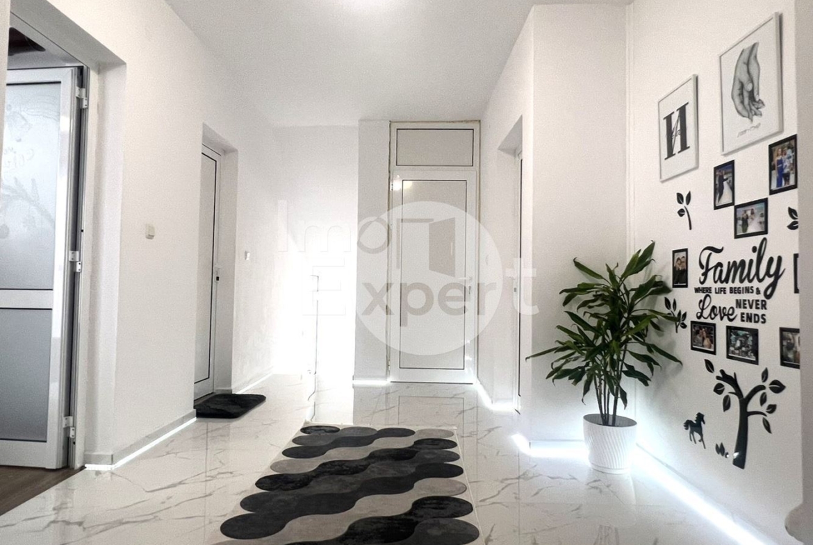 Продава се втори и трети етаж от къща в с. Равадиново!!! - 0