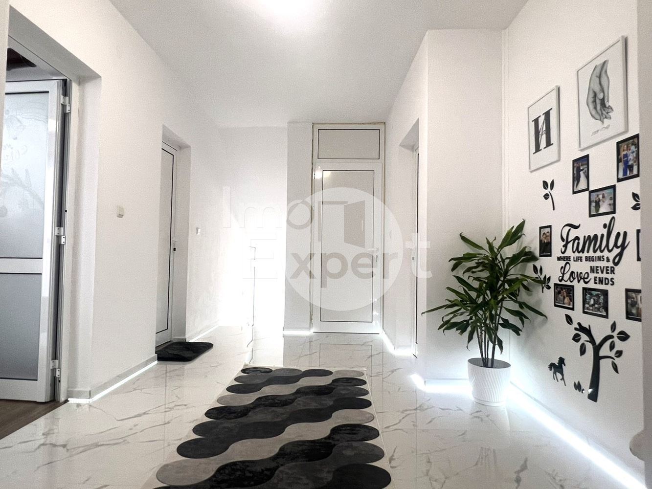 Продава се втори и трети етаж от къща в с. Равадиново!!!-0 Продава се втори и трети етаж от къща в с. Равадиново!!! - 0