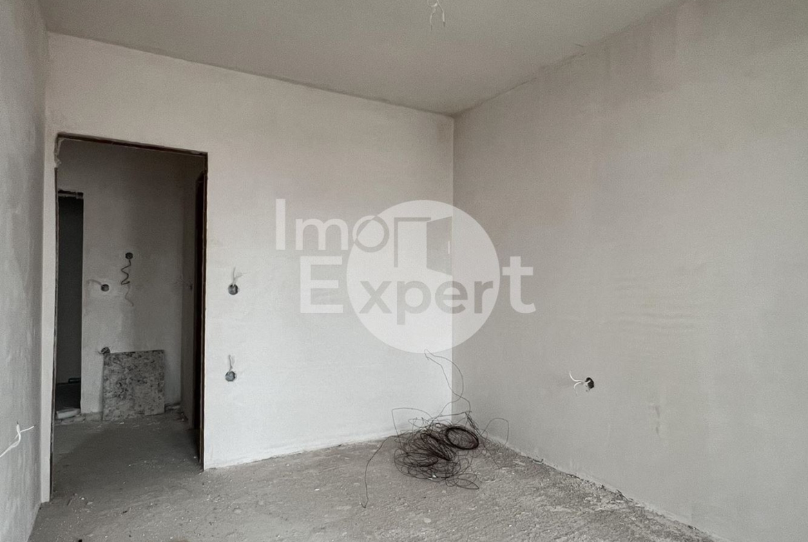 Двустаен апартамент с паркомясто!!! - 0