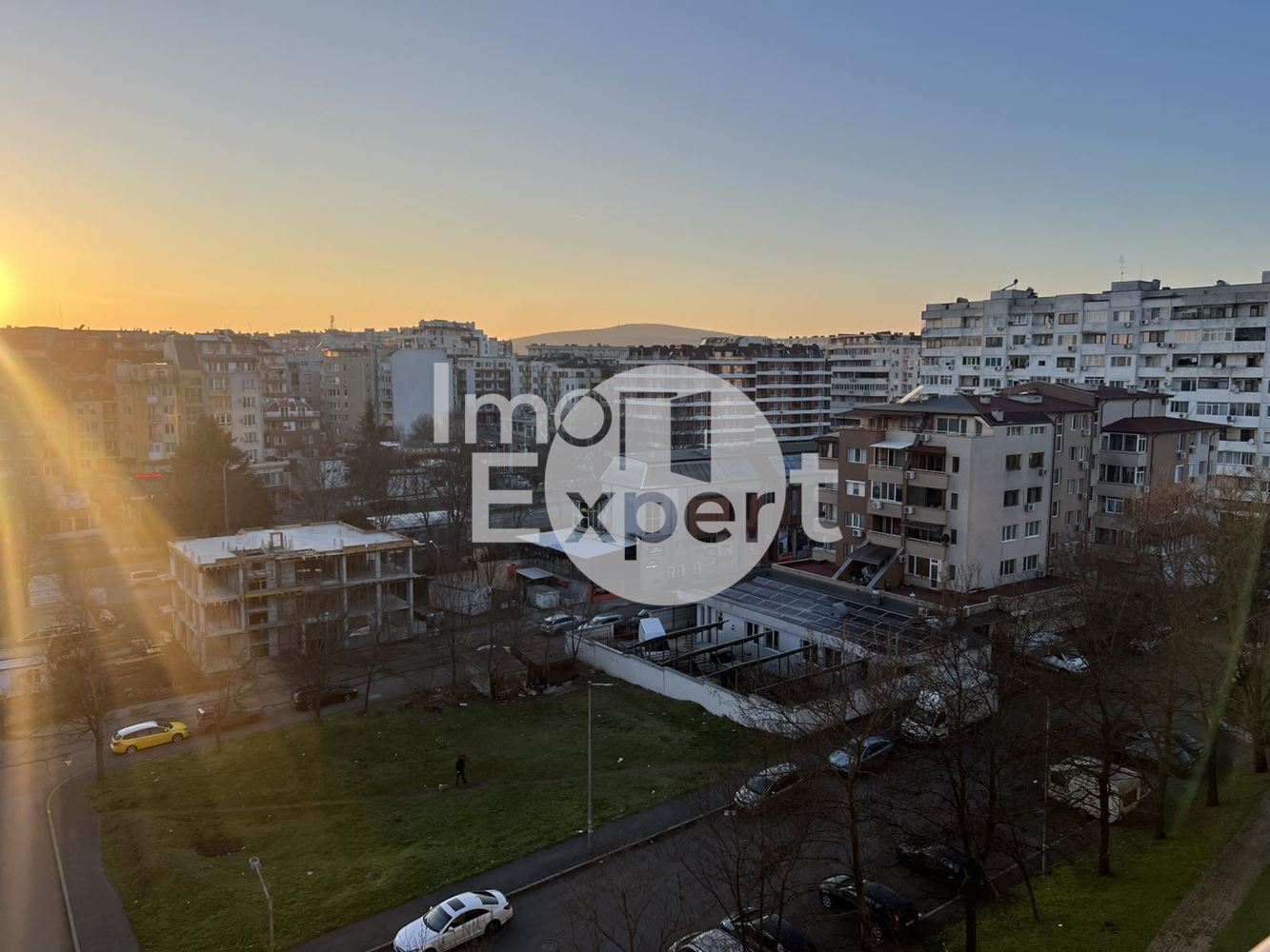 Тристаен апартамент на отлична локация в жк. Меден Рудник- зона Б - 0