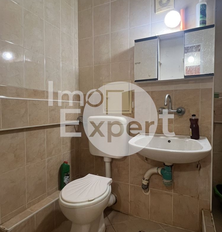 Тристаен апартамент на отлична локация в жк. Меден Рудник- зона Б - 0