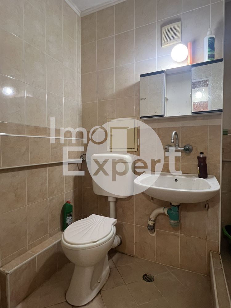 Тристаен апартамент на отлична локация в жк. Меден Рудник- зона Б - 0