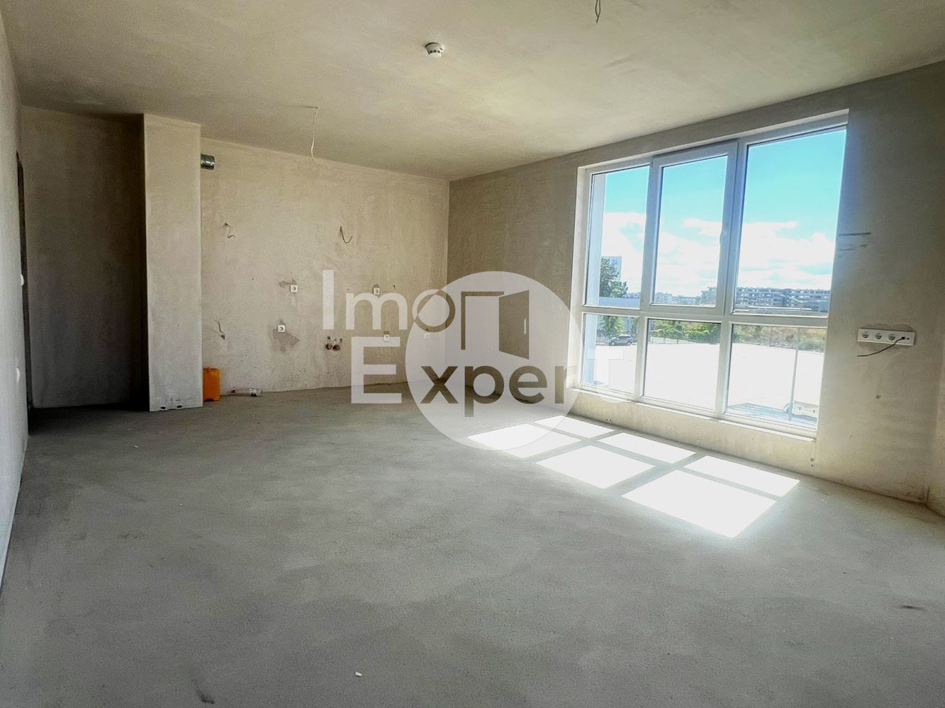 Просторен двустаен апартамент до болница “Сърце и Мозък” - 0