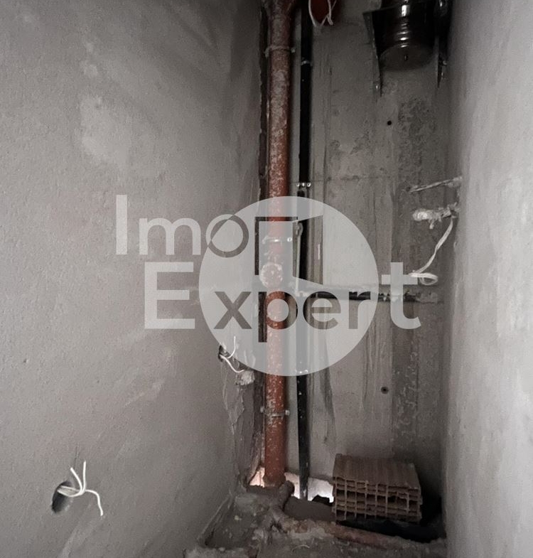 Двустаен апартамент с паркомясто!!! - 0