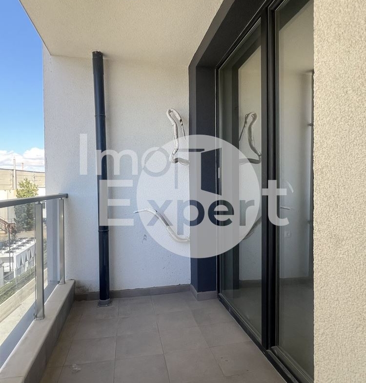 Просторен двустаен апартамент до болница “Сърце и Мозък” - 0