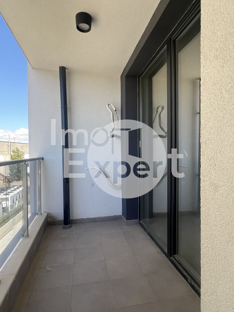 Просторен двустаен апартамент до болница “Сърце и Мозък” - 0