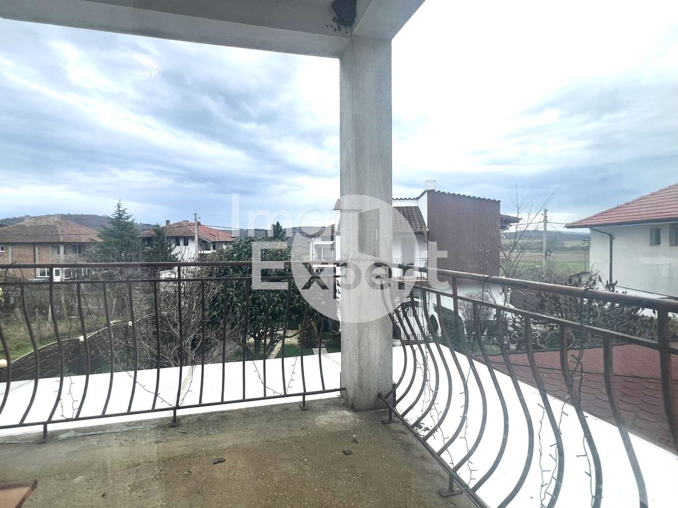 Продава се втори и трети етаж от къща в с. Равадиново!!!-0 Продава се втори и трети етаж от къща в с. Равадиново!!! - 0