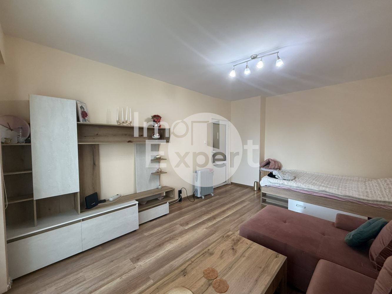 Апартамент под наем -жк. Славейков - 0