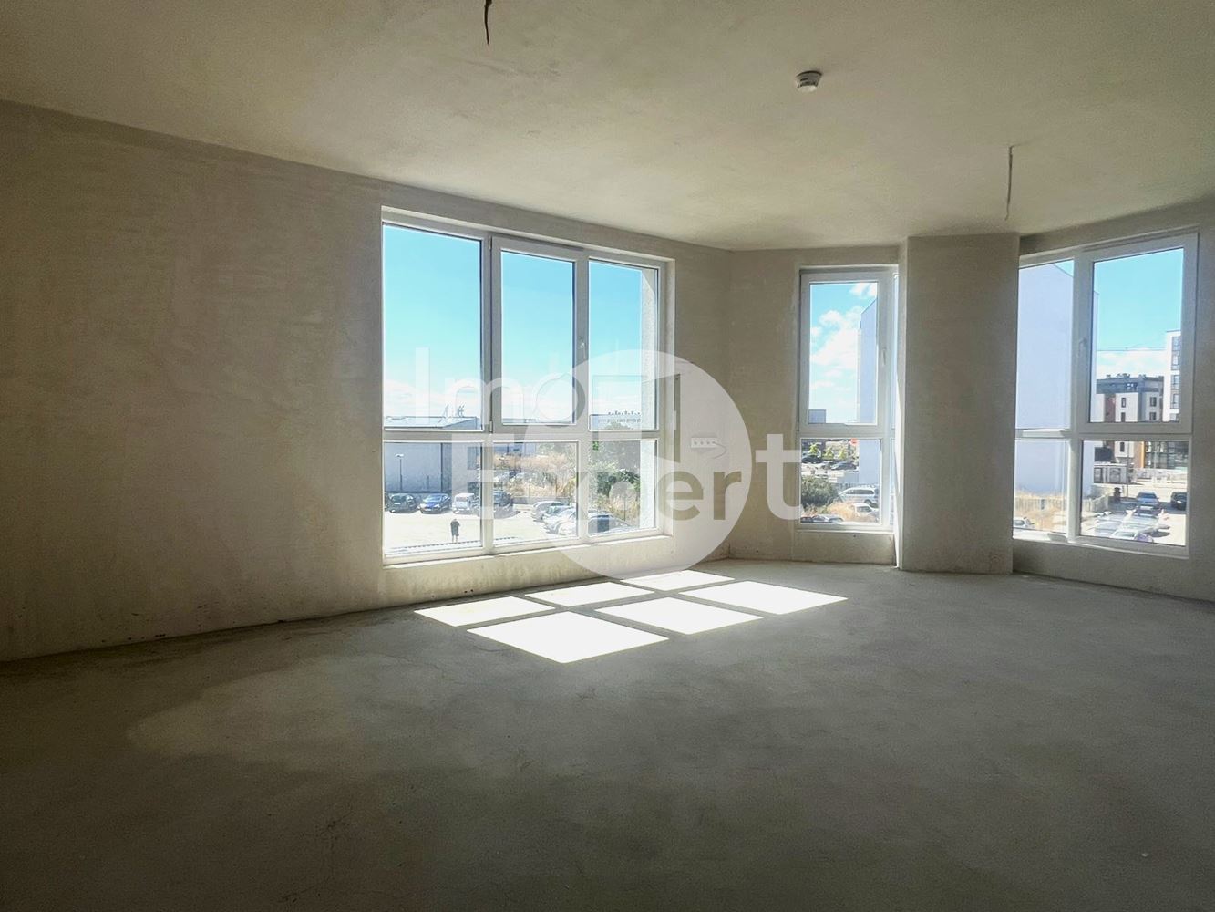 Просторен двустаен апартамент до болница “Сърце и Мозък” - 0