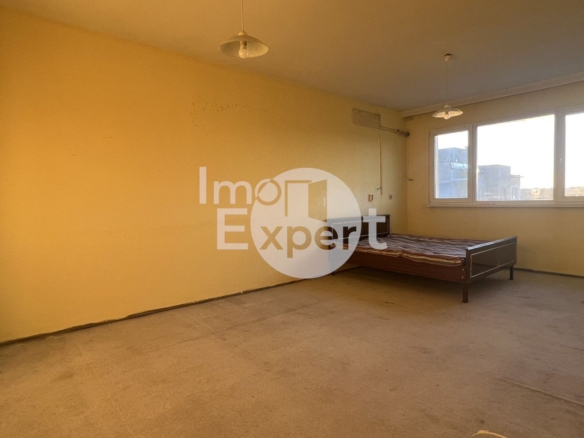 Тристаен апартамент на отлична локация в жк. Меден Рудник- зона Б - 0