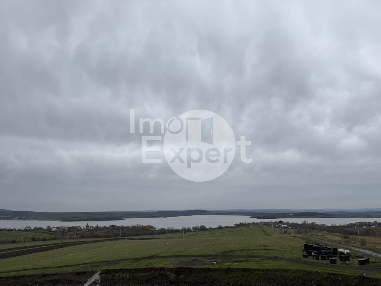 Тристаен апартамент в нова сграда - жк. Меден Рудник - 0