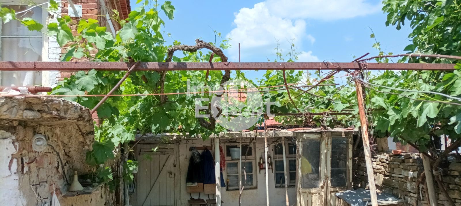 Едноетажна къща в живописно село Искра област Бургас-0 Едноетажна къща в живописно село Искра област Бургас - 0