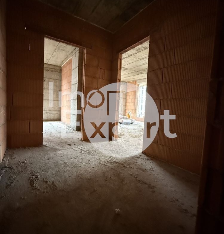 Голям двустаен апартамент за преустройство в бутикова сграда кв.Хоризонт - 0