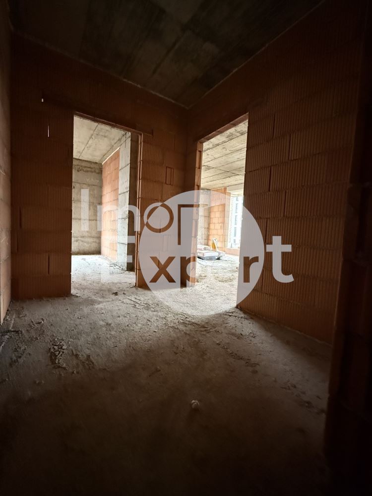 Голям двустаен апартамент за преустройство в бутикова сграда кв.Хоризонт - 0