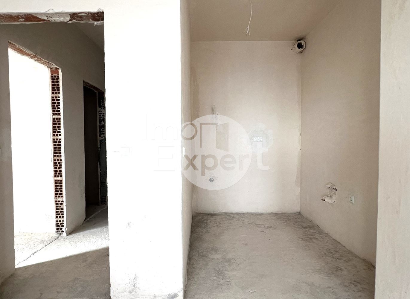 Двустаен апартамент с АКТ 16 до "Сърце и МОЗЪК" - 0